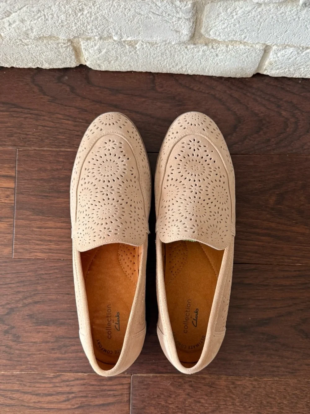 Clarks Women’s Trish Calla Loafer — Sand Suede EUC! - Picture 4 of 11